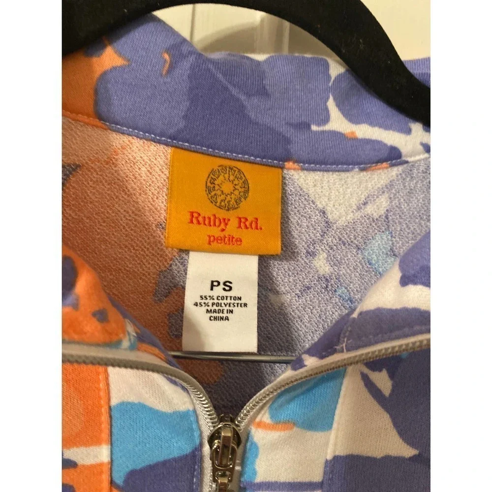 𝅺RUBY Rd sweatshirt - Picture 2 of 3